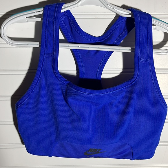 Nike Air Sports Bra Size XS. Brand New Without Tags ! - Picture 3 of 7